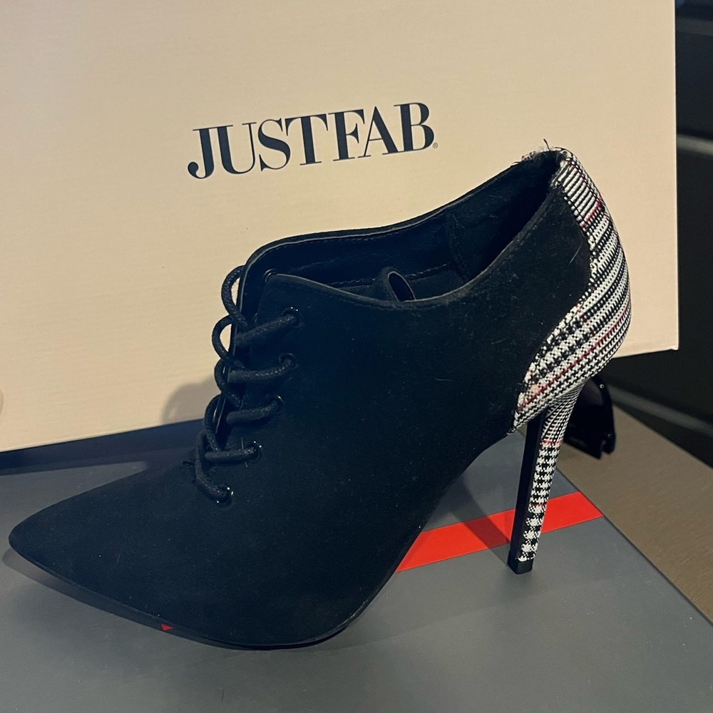 Black flannel print heeled booties